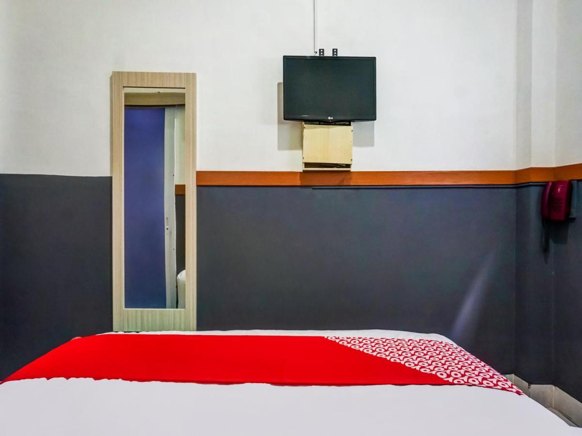 B Shaw Hotel Jakarta Exteriör bild