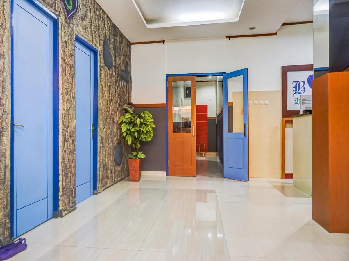 B Shaw Hotel Jakarta Exteriör bild